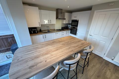 3 bedroom semi-detached house to rent, Pickering Drive, Blackfordby, DE11