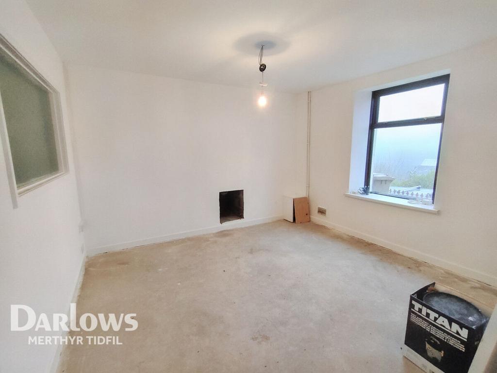Tredegar Road, New Tredegar 2 bed terraced house £95,000
