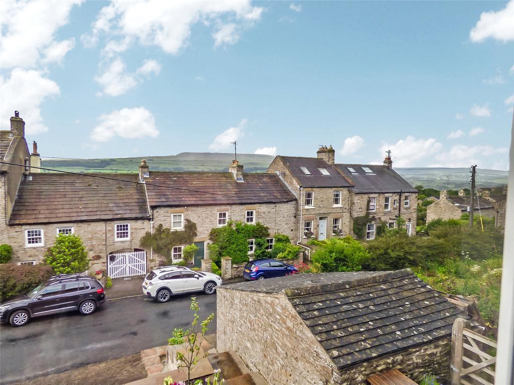 Preston Under Scar, Leyburn, DL8 3 bed detached house for sale £375,000