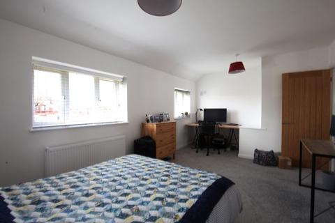 300 Straight Road, Harold Hill, Romford, RM3 8XX