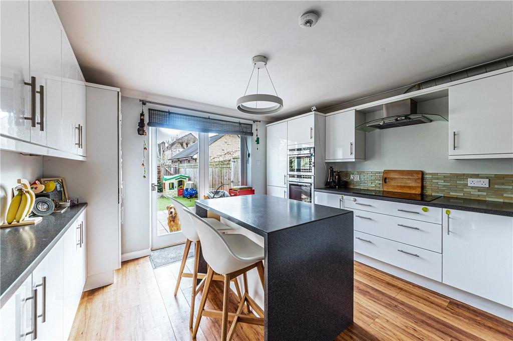 De Tany Court, St. Albans, Hertfordshire 3 bed end of terrace house £