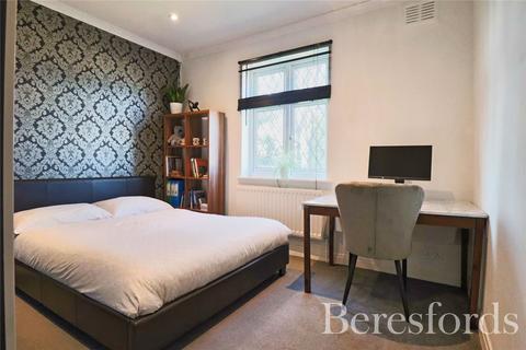2 bedroom maisonette for sale - Lodge Court, High Street, RM12