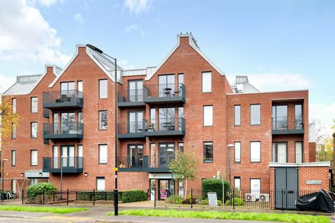 Flat 15, 1d Palace Road, London, SW2 3DY