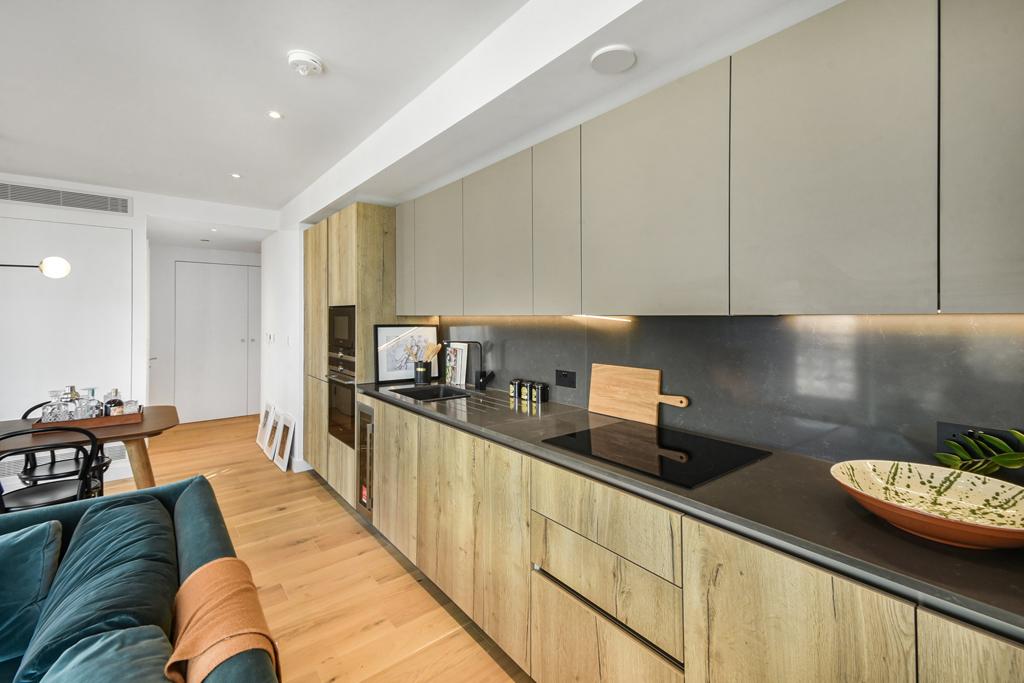 T9.04 Show apartment (2).jpg