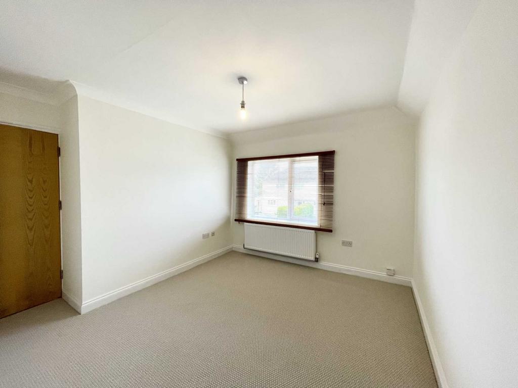 Glebe Road, Didcot 1 bed apartment £900 pcm (£208 pw)
