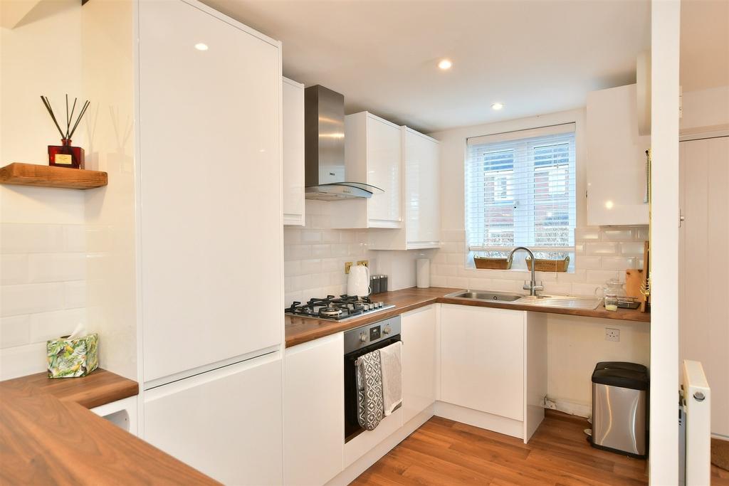 Kitchen/ Breakfast Area