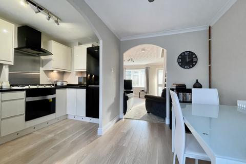 30 Chantry Meadow, Exeter, EX2 8FF