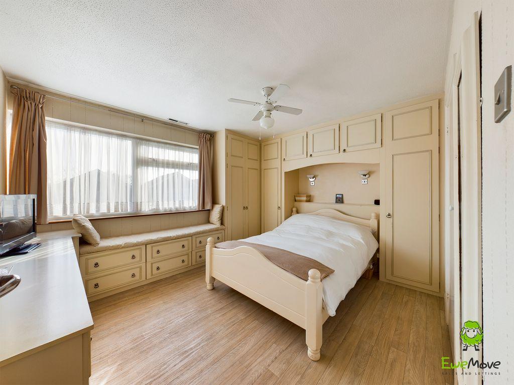 Bedroom 1 (Double)