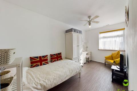 87 Bexley Road, Erith, DA8 3SW
