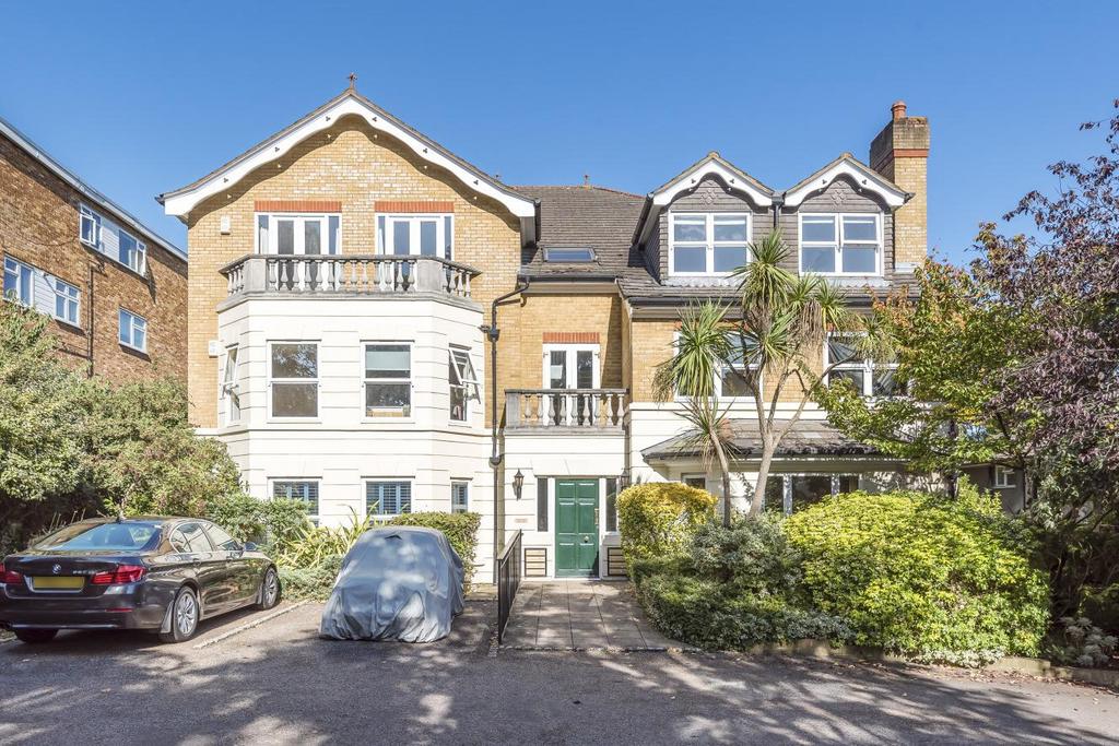 The Downs, Wimbledon 2 bed flat £675,000