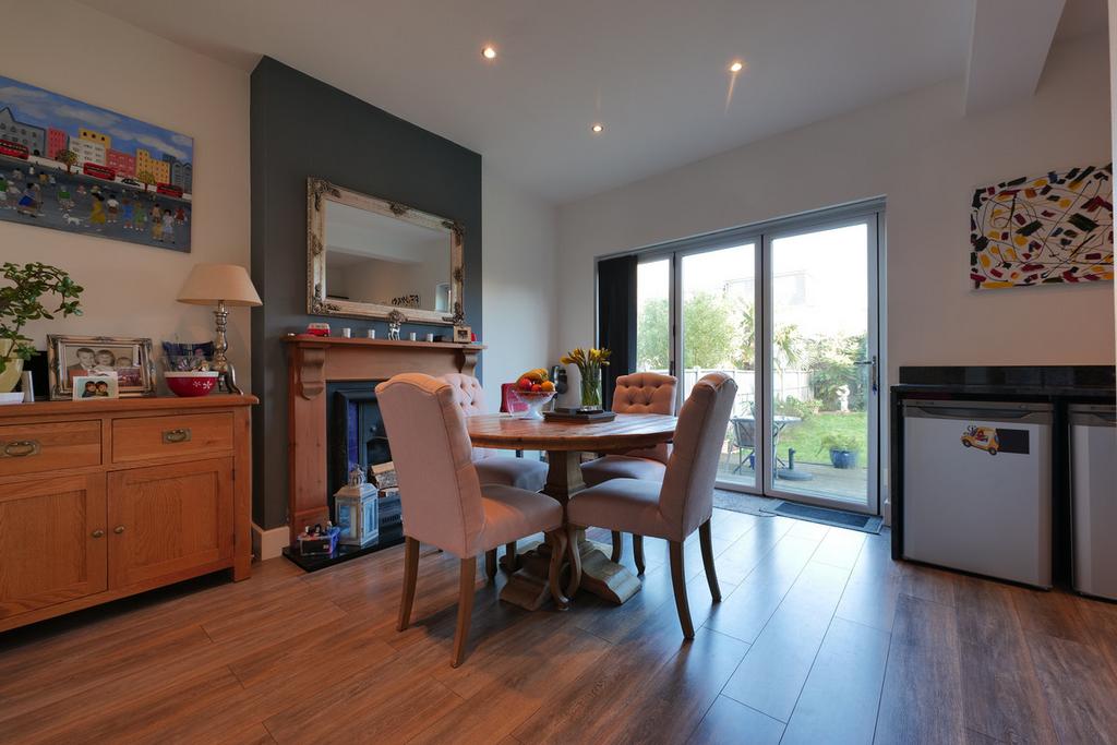 Holyrood Drive, Westcliffonsea, SS0 3 bed detached bungalow for sale £575,000