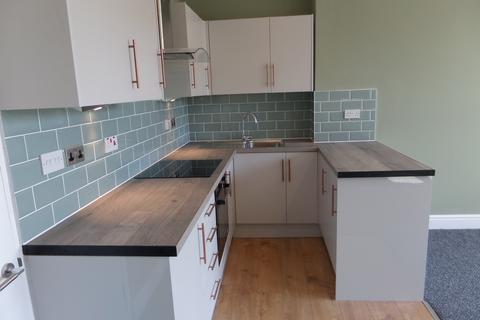 2 bedroom flat to rent, Holmesdale Road, London SE25