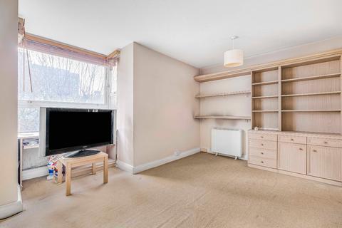 3 bedroom flat for sale, Meyrick Road, London, SW11