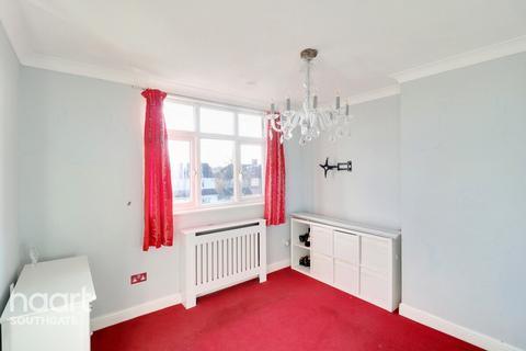 3 bedroom terraced house for sale - The Fairway, London