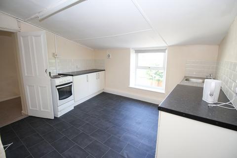 3 bedroom flat to rent, High Street, Burwell, Cambridgeshire