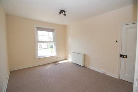 3 bedroom flat to rent, High Street, Burwell, Cambridgeshire