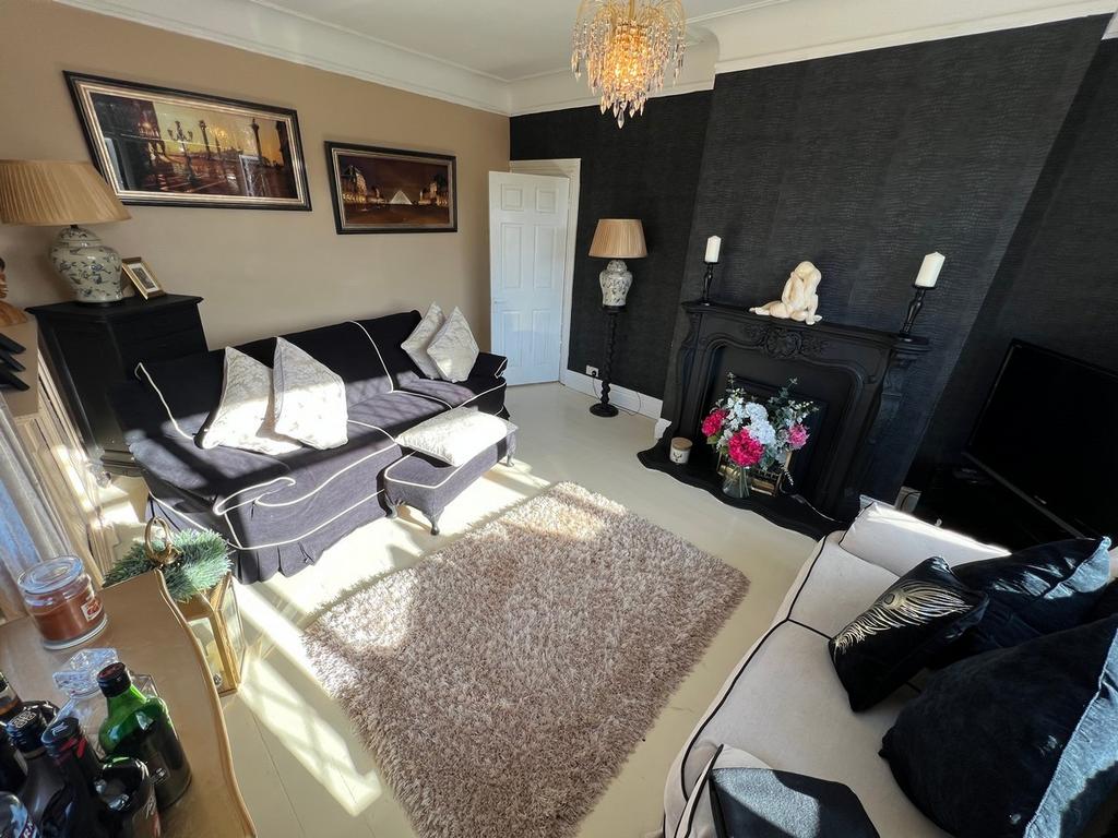 Mill Street Tonyrefail Tonyrefail 6 bed detached house £350,000