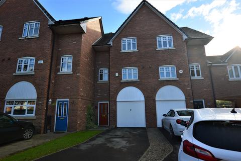 3 bedroom townhouse to rent, Harbury Close, Bolton, BL3