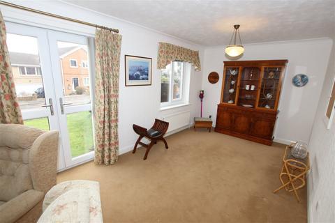 2 bedroom ground floor flat for sale, Midhope Way, Pogmoor, Barnsley