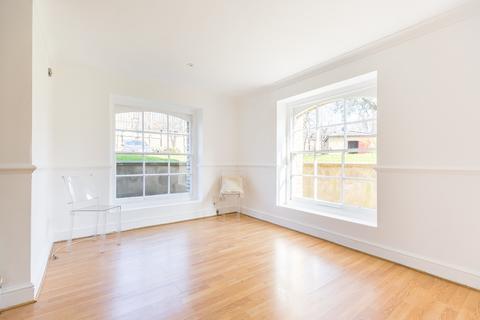 2 bedroom flat for sale - Sutherland House, Shooters Hill SE18