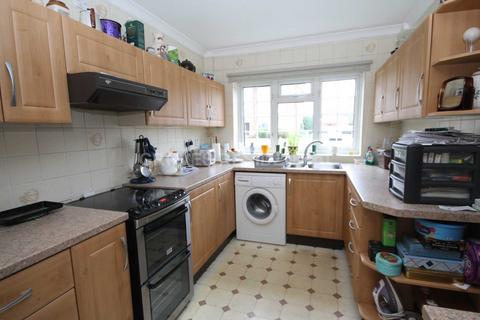 29 Rodney Close, New Malden, KT3 5AA