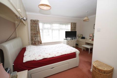 29 Rodney Close, New Malden, KT3 5AA