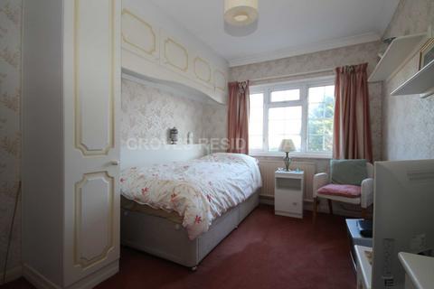 29 Rodney Close, New Malden, KT3 5AA