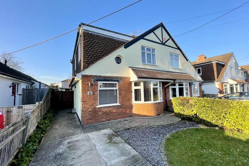 Broad Road, Willingdon, East Sussex, BN20 4 bed semidetached house for