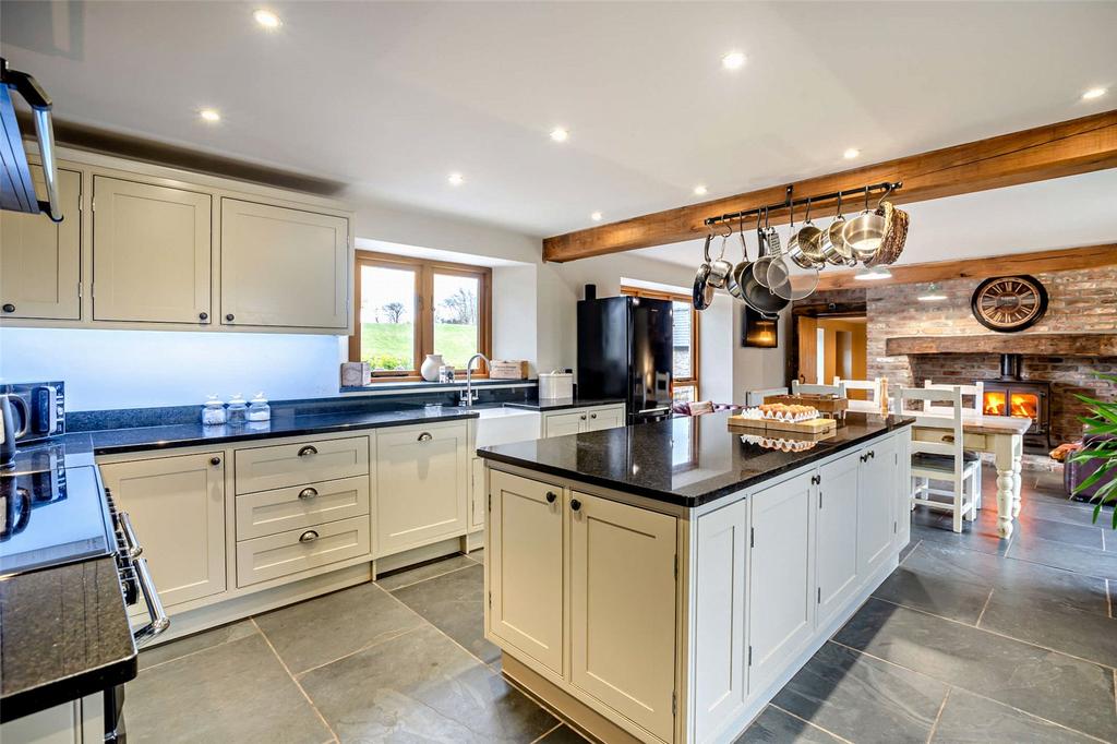 Betws Gwerfil Goch, Ruthin, Denbighshire, LL21 4 bed equestrian