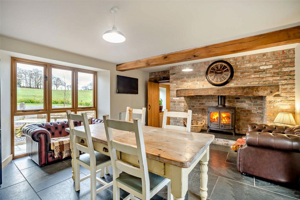 Betws Gwerfil Goch, Ruthin, Denbighshire, LL21 4 bed equestrian