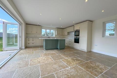 4 bedroom detached house to rent, Assington Green, Stansfield, Suffolk, CO10