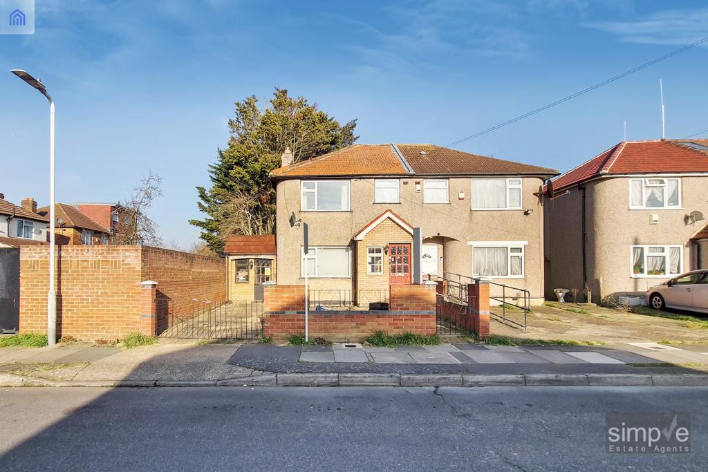 Lothian Avenue, London, UB4 3 bed semidetached house £570,000