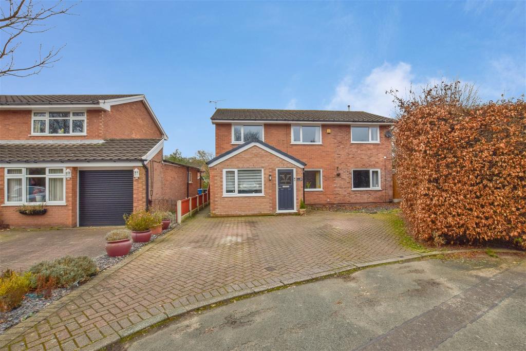 Kirkstone Crescent, Beechwood 4 bed detached house £350,000