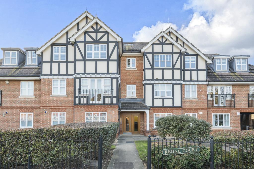 Holders Hill Road, Mill Hill East, NW7 2 bed flat £525,000