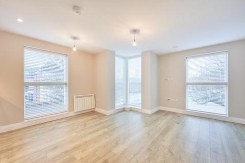 2 bedroom apartment to rent, Egham