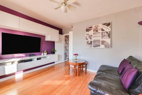 61 Denton Avenue, Westcliff-on-sea, SS0 0LA