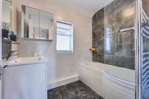 61 Denton Avenue, Westcliff-on-sea, SS0 0LA