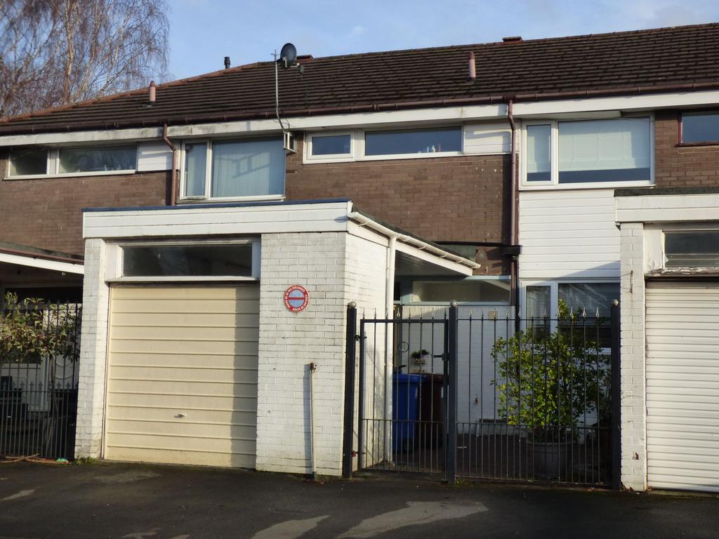Portland Close, Hazel Grove, Stockport, SK7 3 bed terraced house for