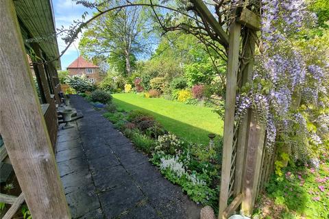 6 Pineway, Wirral, CH60 6RP
