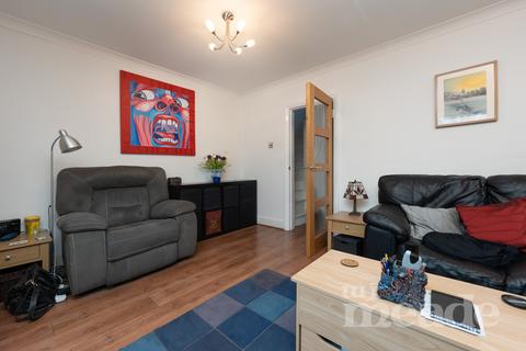 8 Goldsborough Crescent, London, E4 6PZ