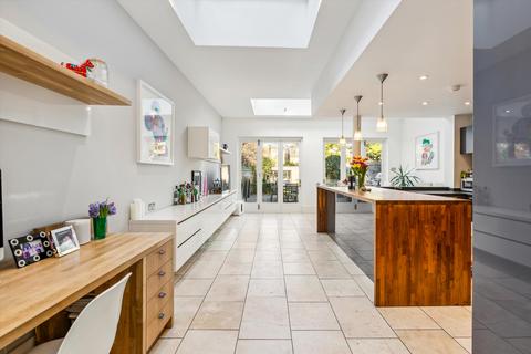 5 bedroom semi-detached house to rent - Henderson Road, Wandsworth, London, SW18