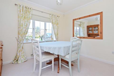 8 Mallard Close, Herne Bay, CT6 5RJ