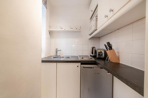 Studio to rent, Nell Gwynn House, Sloane Avenue, Chelsea, London, SW3