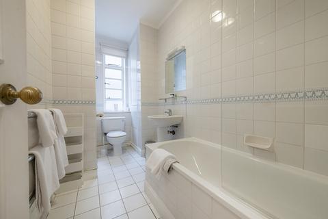 Studio to rent, Nell Gwynn House, Sloane Avenue, Chelsea, London, SW3