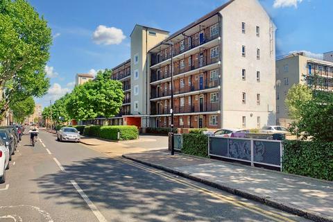3 bedroom flat to rent, Bruce Road, London E3