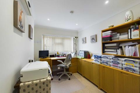 22 Berkeley Square, Hemel Hempstead, HP2 7QR