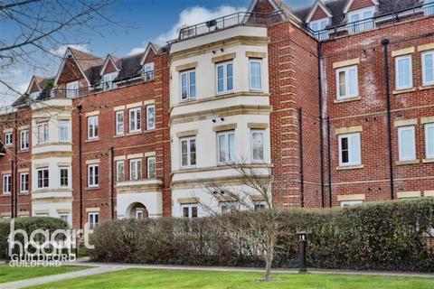 2 bedroom flat to rent, The Cloisters