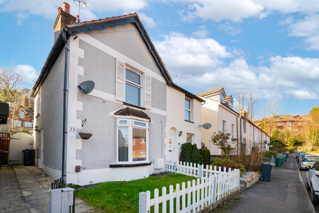 Garibaldi Road, Redhill, RH1 2 bed semidetached house for sale £400,000