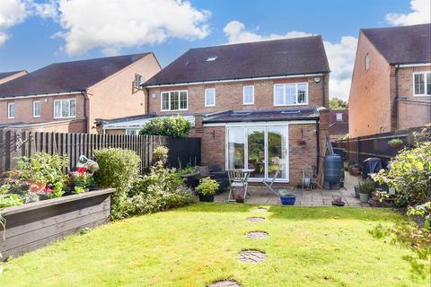 19 White Hill Close, Caterham, CR3 6EY