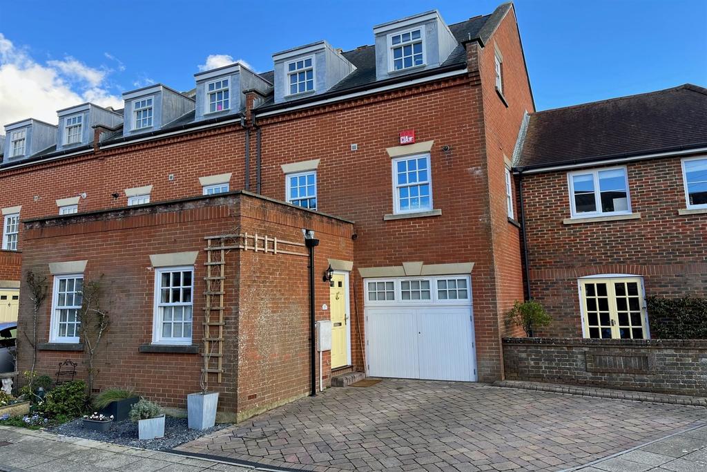 School Lane, Emsworth, PO10 4 bed semidetached house £625,000